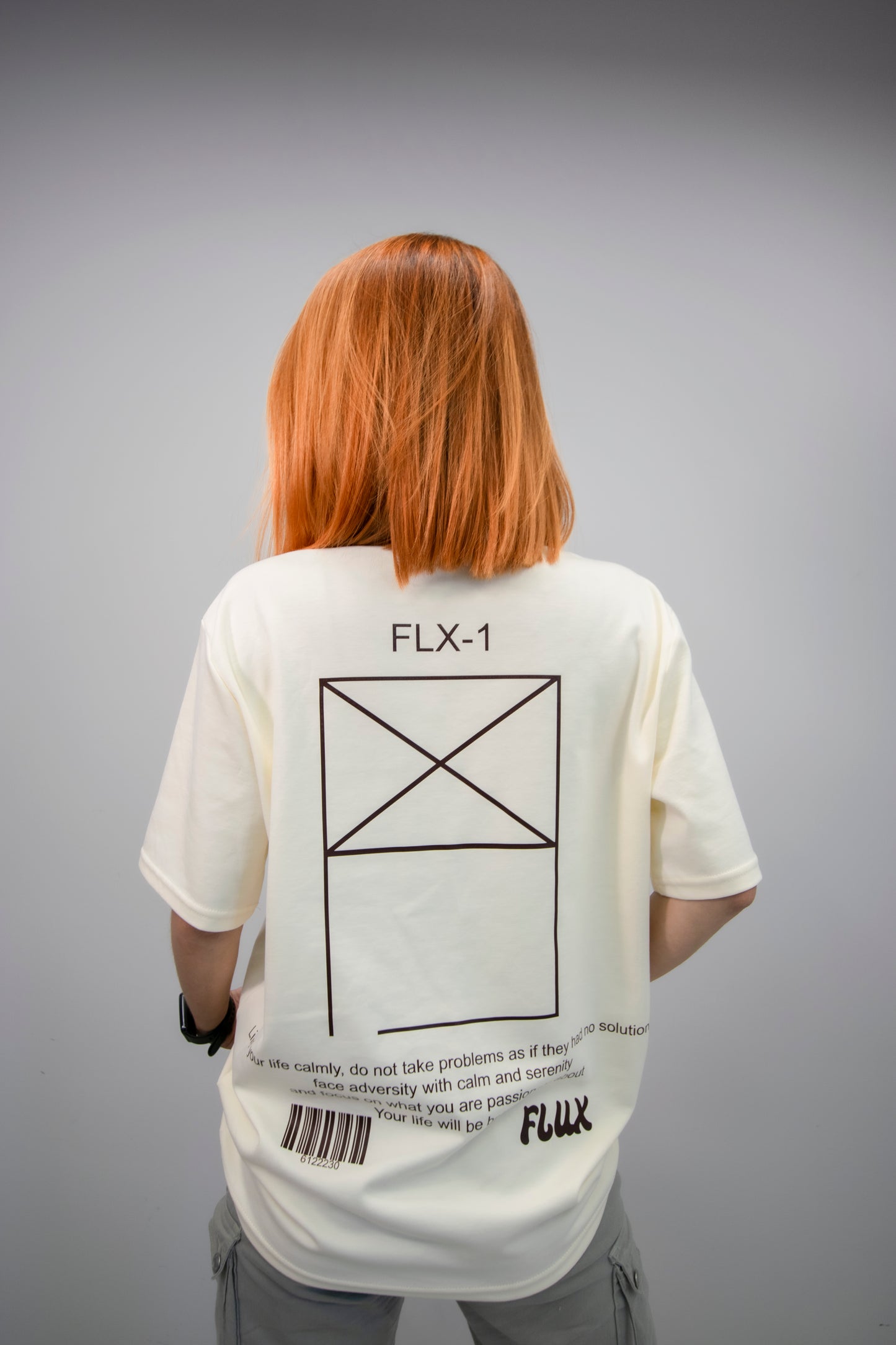 "¿Sigues vistiéndote para encajar en un molde que te sofoca? Rompe con lo establecido, viste sin límites." Colección FLX-1