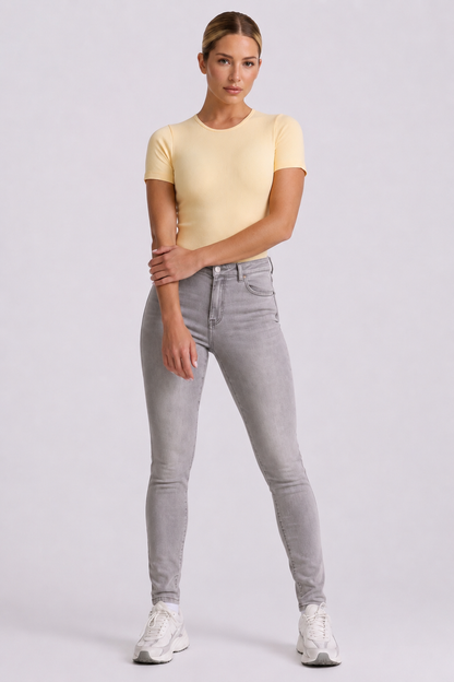Body Manga Corta Color Amarillo y Sesgo Rosado